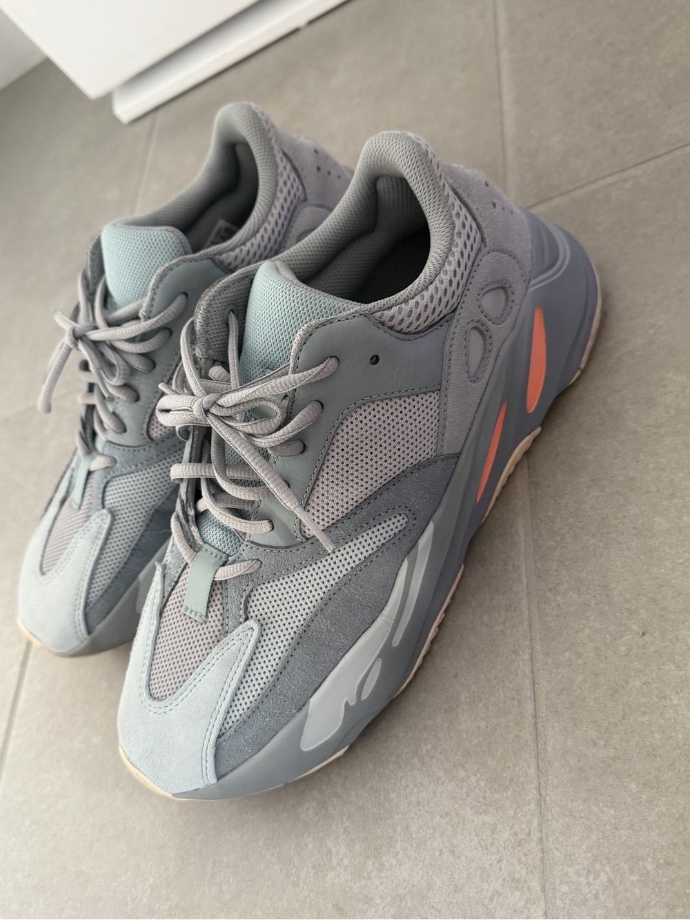 adidas Yeezy Boost 700